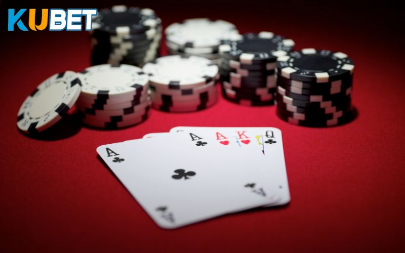 Kịch tính đến phút chót khi thắng bại chỉ cách một lá bài